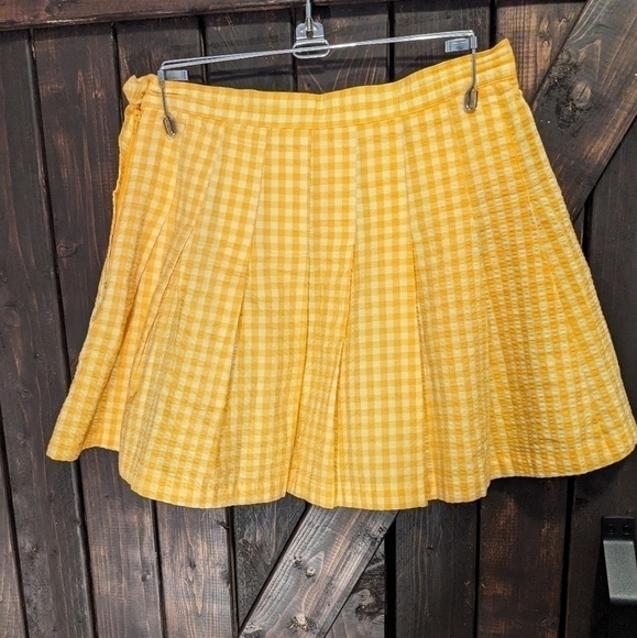 URBAN Outfitters pleated skirt, size M - Picture 2 of 7